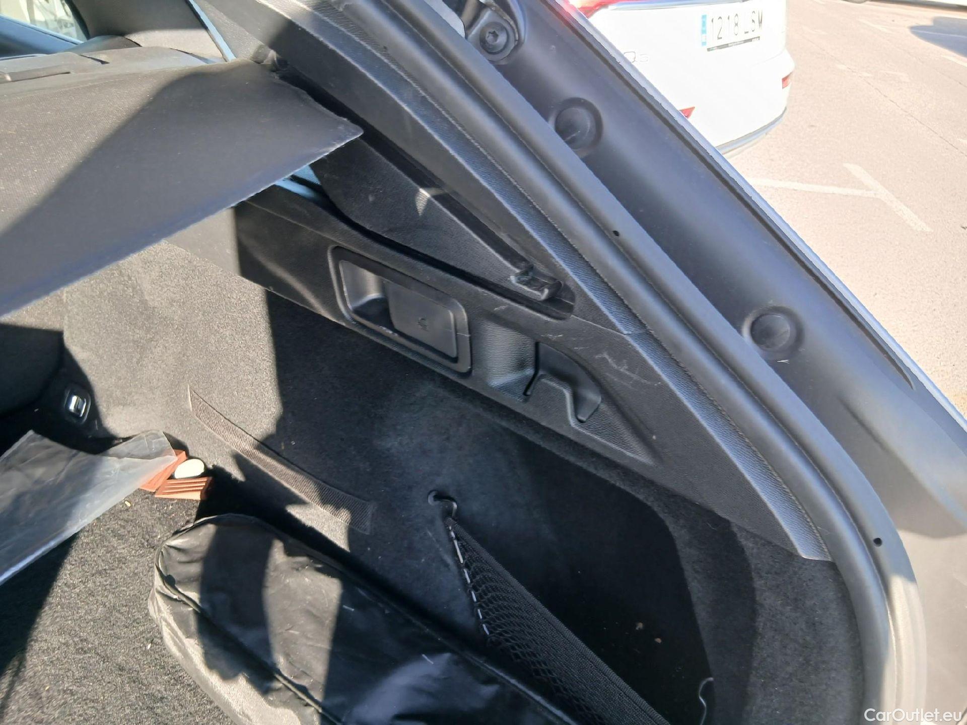  Peugeot  508 PEUGEOT  / 2018 / 5P / familiar SW Active Pack PureTech 130 S&S EAT8 #20