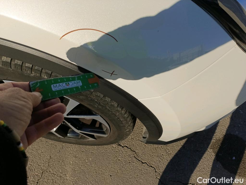  Toyota  C-HR TOYOTA  / 2019 / 5P / todoterreno 1.8 125H Advance #4