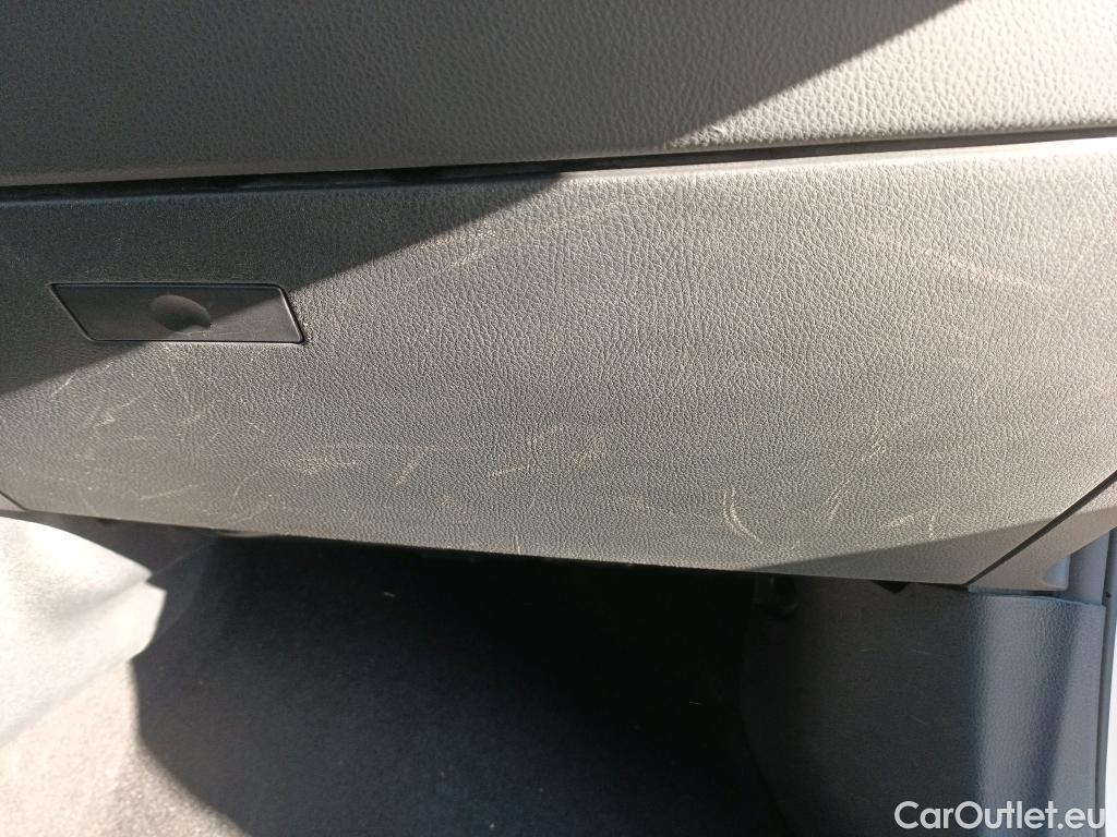  Toyota  C-HR TOYOTA  / 2019 / 5P / todoterreno 1.8 125H Advance #18