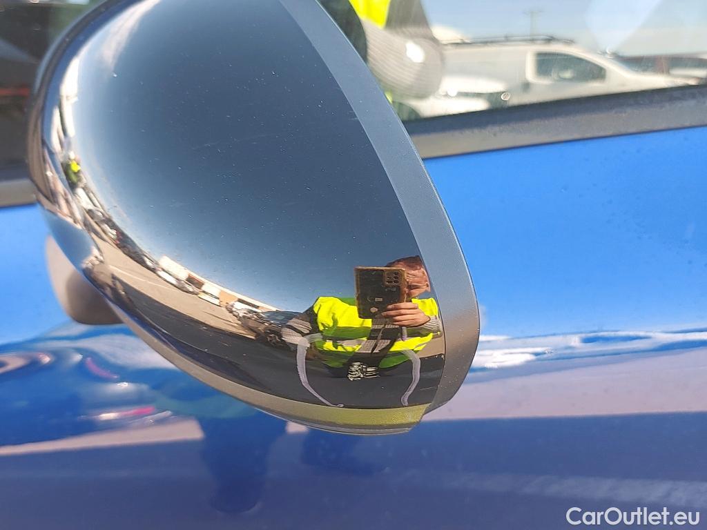  Renault  Captur RENAULT  / 2020 / 5P / todoterreno Intens TCe 90 #38