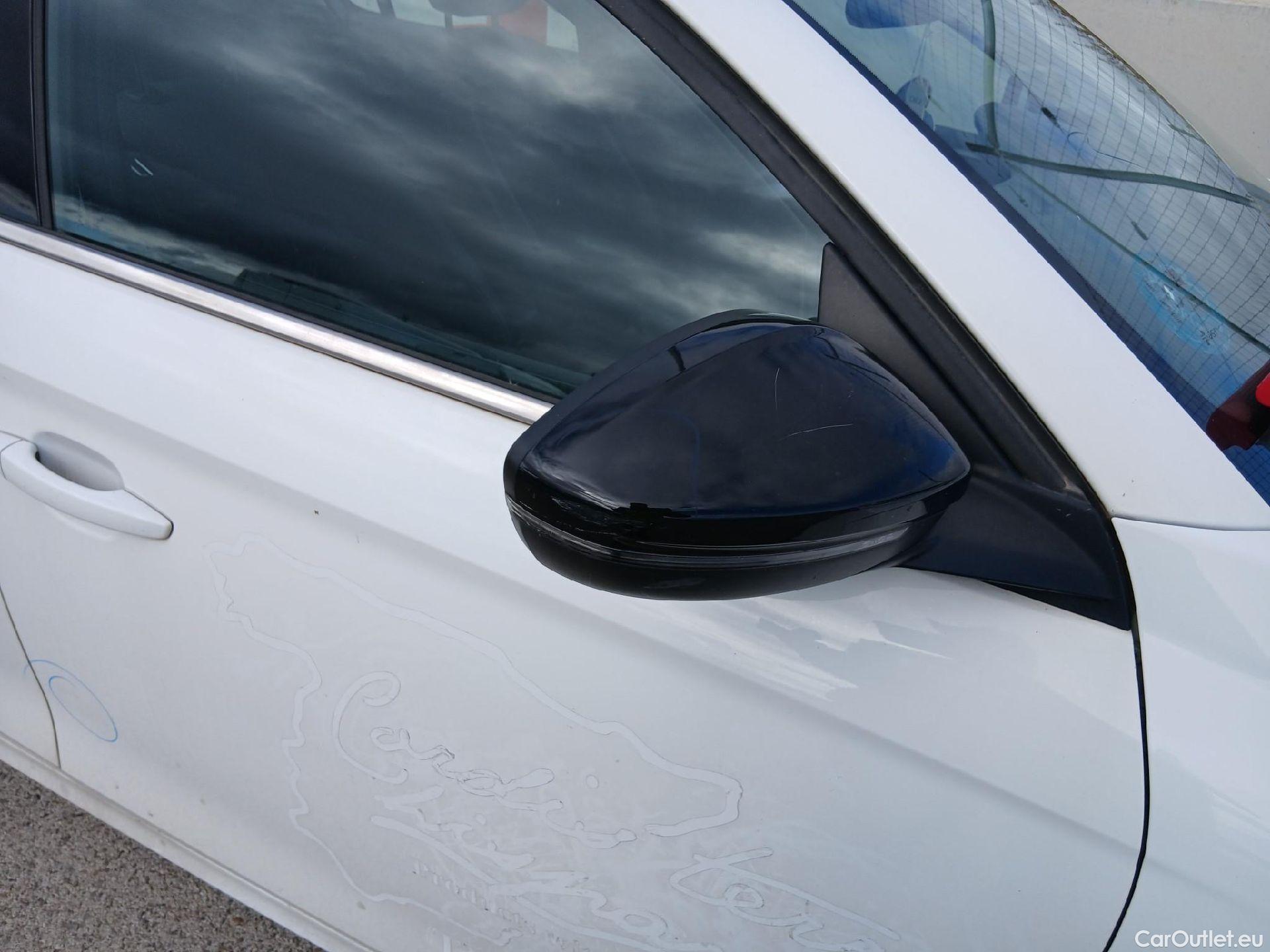  Opel  Corsa OPEL  / 2019 / 5P / berlina con portón 1.2T XHL 74kW (100CV) Elegance (CX) #52