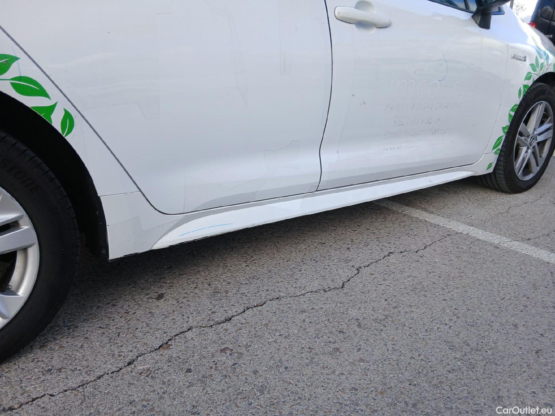  Toyota  Corolla TOYOTA  / 2019 / 5P / berlina con portón 1.8 125H BUSINESS PLUS E-CVT #36