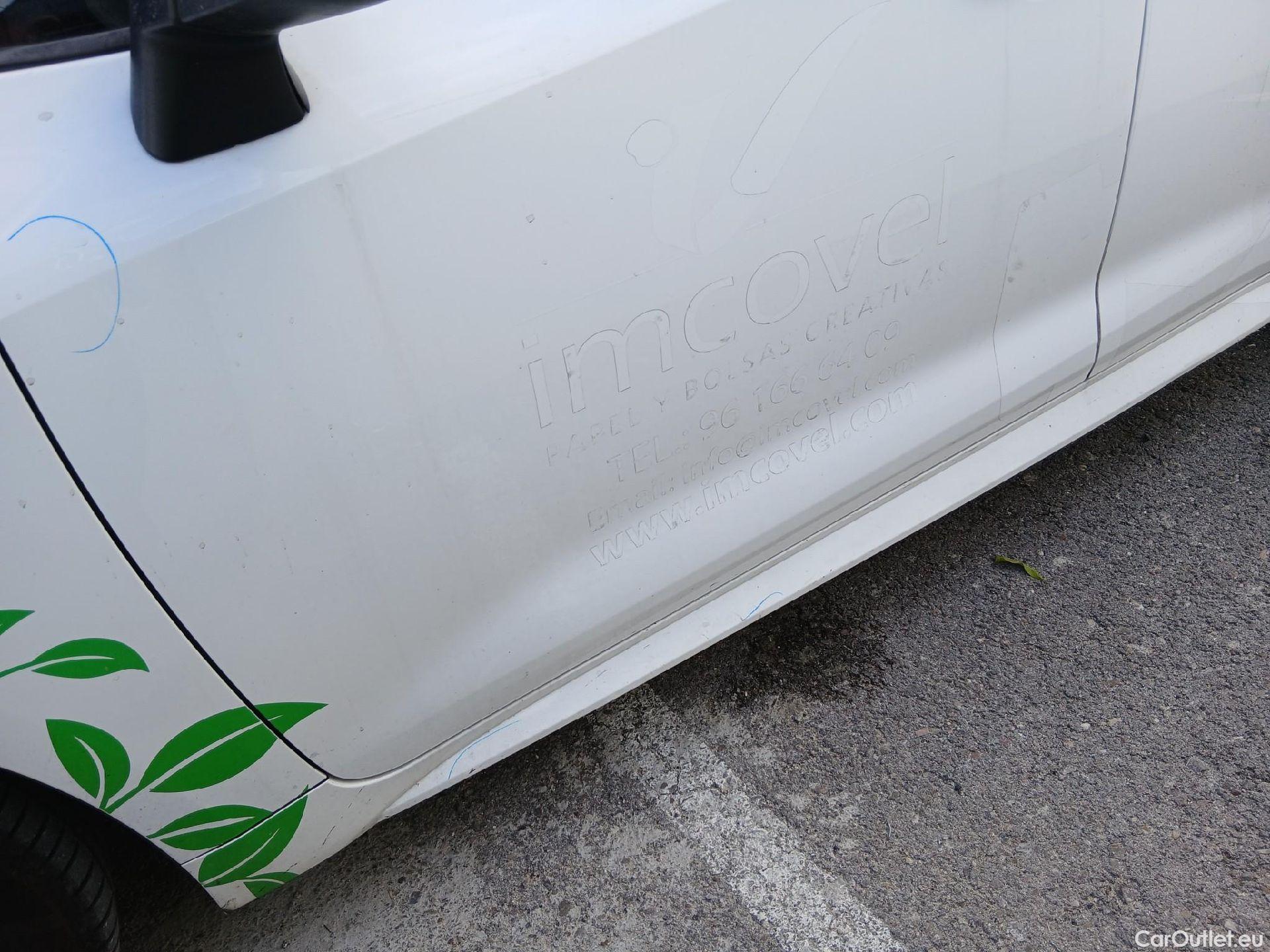  Toyota  Corolla TOYOTA  / 2019 / 5P / berlina con portón 1.8 125H BUSINESS PLUS E-CVT #17