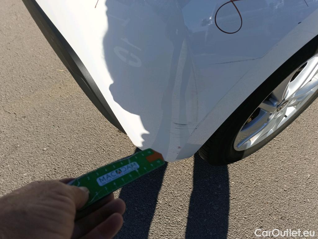  Toyota  Yaris TOYOTA  / 2020 / 5P / berlina con portón 1.5 120H Business Plus #10