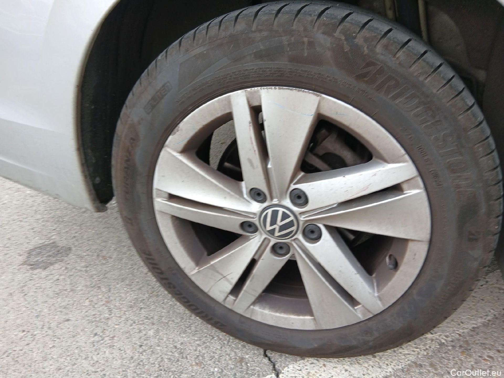  Volkswagen  Golf  VOLKSWAGEN / 2020 / 5P / familiar Life 1.0 eTSI 81kW (110CV) DSG Variant #26