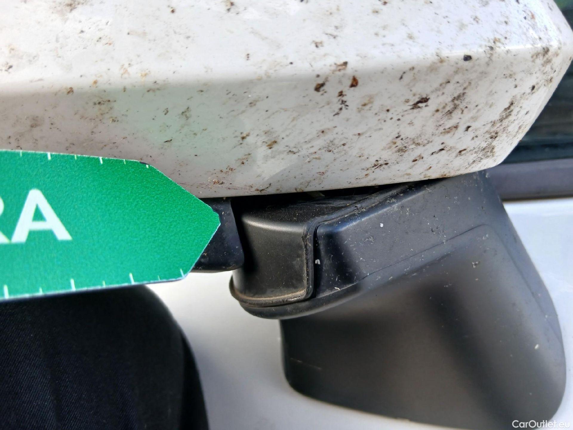  Toyota  Corolla TOYOTA  / 2019 / 5P / berlina con portón 1.8 125H BUSINESS PLUS E-CVT #43