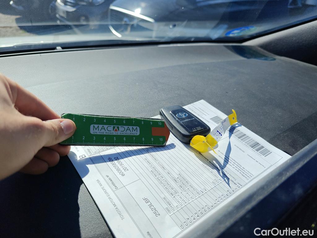  Toyota  Corolla TOYOTA  / 2019 / 5P / familiar 1.8 125H ACTIVE TECH E-CVT TOU SPORT #6