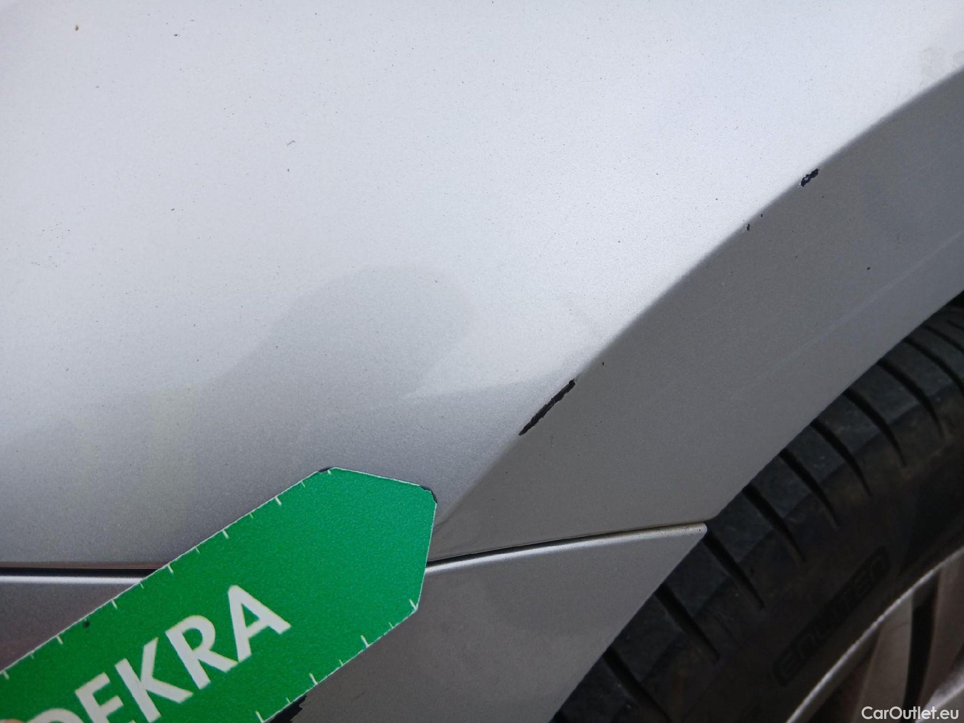  Volkswagen  Golf  VOLKSWAGEN / 2020 / 5P / familiar Life 1.0 eTSI 81kW (110CV) DSG Variant #8