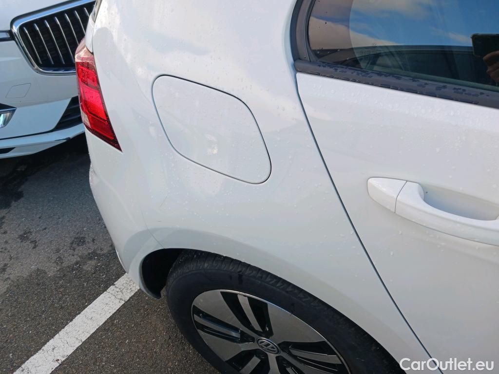  Volkswagen  Golf  VOLKSWAGEN / 2016 / 5P / berlina con portón e-ePower 110 kW (136CV) #14