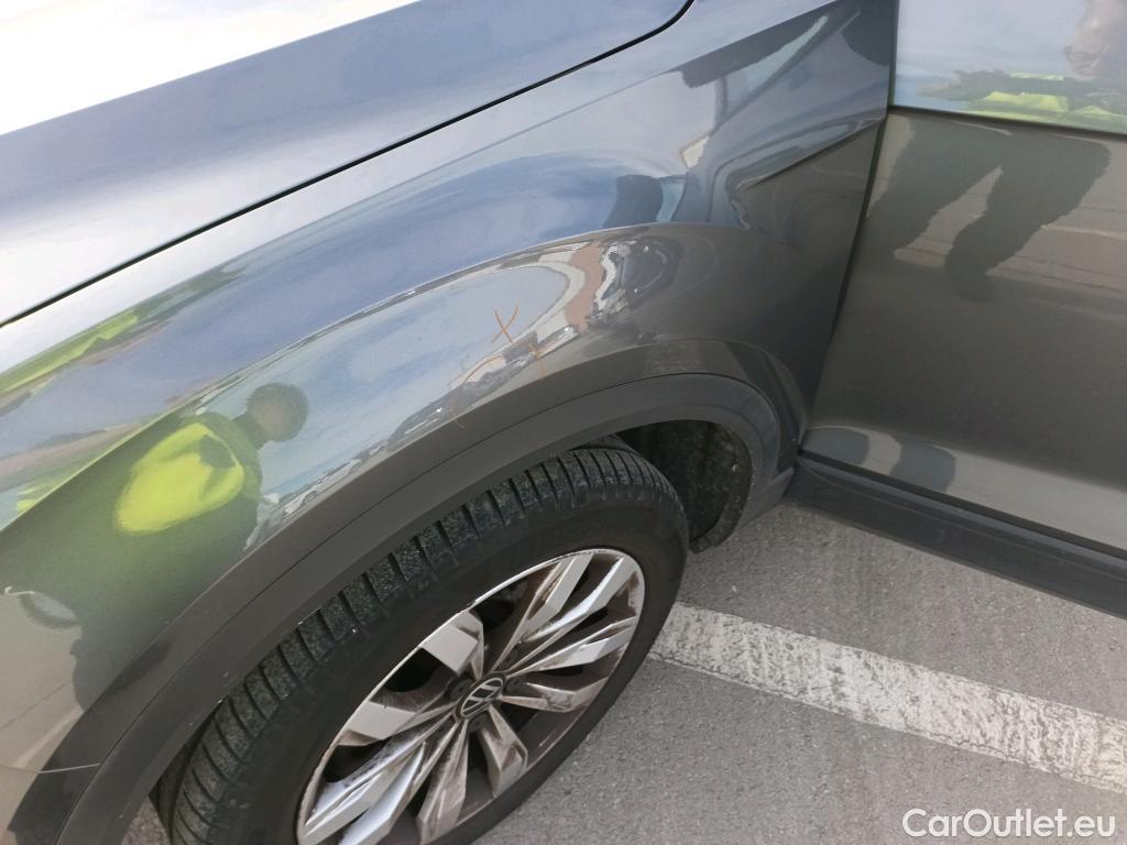  Volkswagen  T-ROC VOLKSWAGEN  / 2017 / 5P / todoterreno Advance 2.0 TDI 110kW (150CV) DSG (AC2) #23