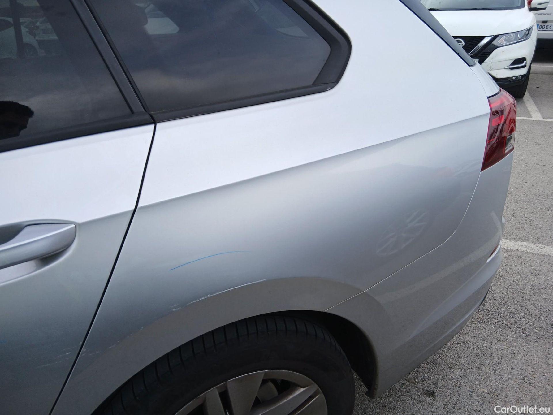  Volkswagen  Golf  VOLKSWAGEN / 2020 / 5P / familiar Life 1.0 eTSI 81kW (110CV) DSG Variant #14