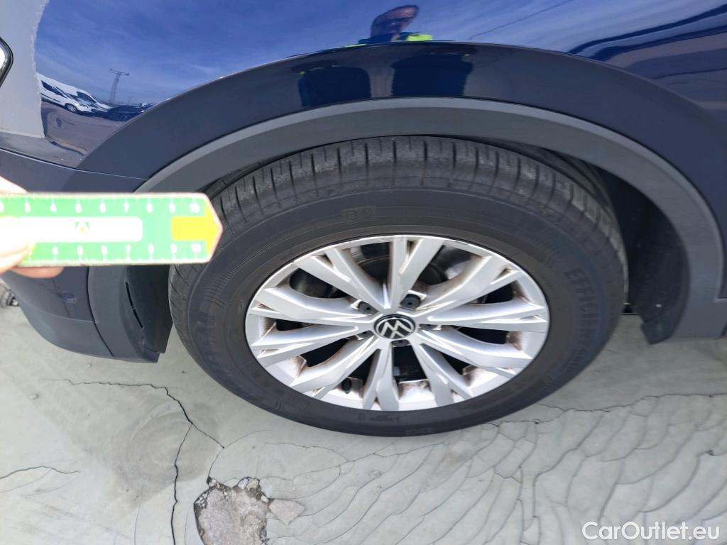  Volkswagen  Tiguan VOLKSWAGEN  / 2016 / 5P / todoterreno Advance 2.0 TDI 110kW (150CV) DSG #6