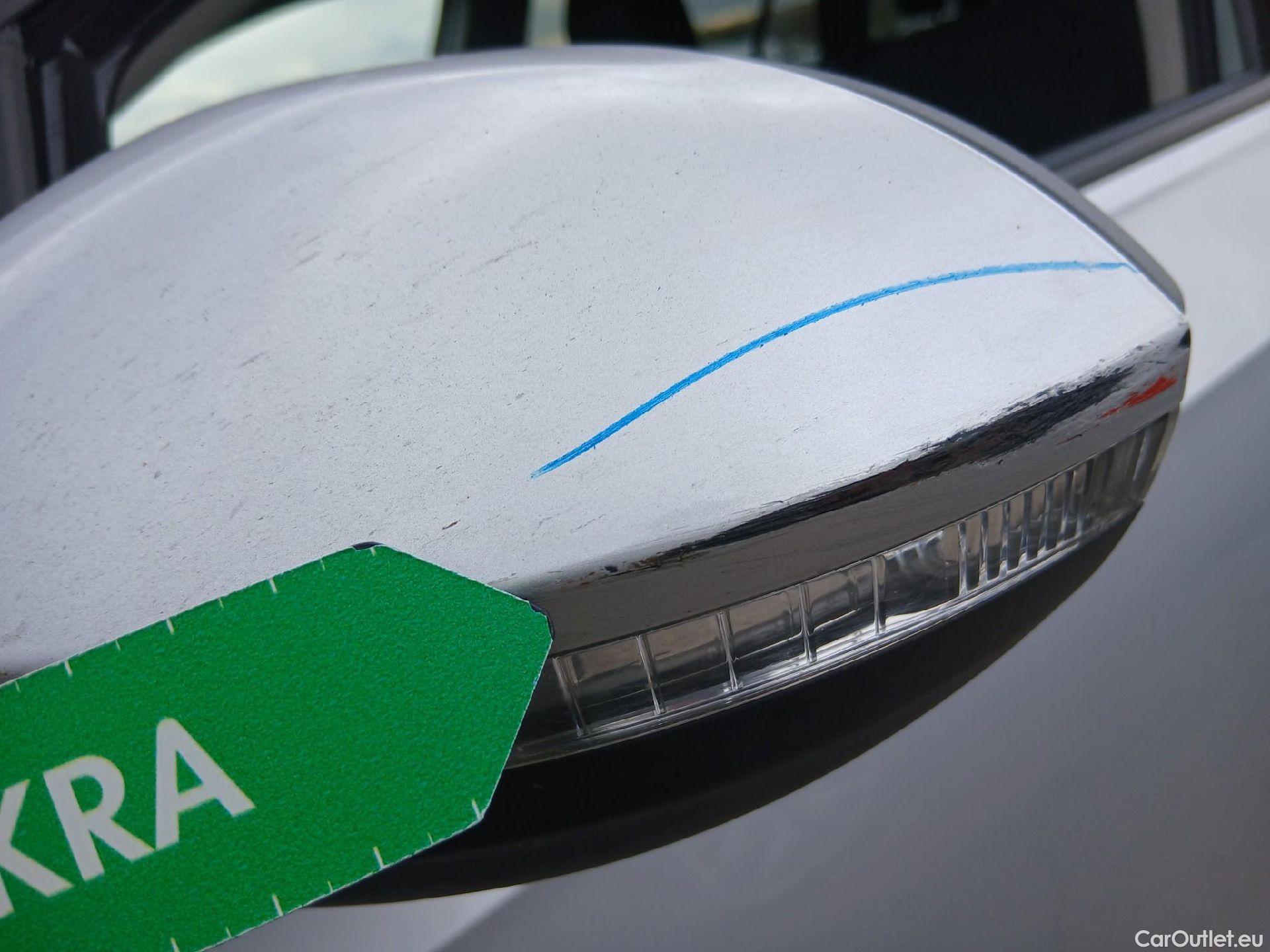  Volkswagen  Golf  VOLKSWAGEN / 2020 / 5P / familiar Life 1.0 eTSI 81kW (110CV) DSG Variant #11