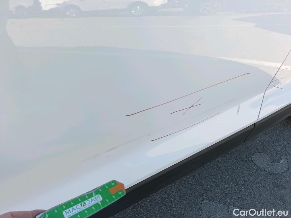  Volkswagen  T-ROC VOLKSWAGEN  / 2017 / 5P / todoterreno Advance 2.0 TDI 85kW (115CV) #4