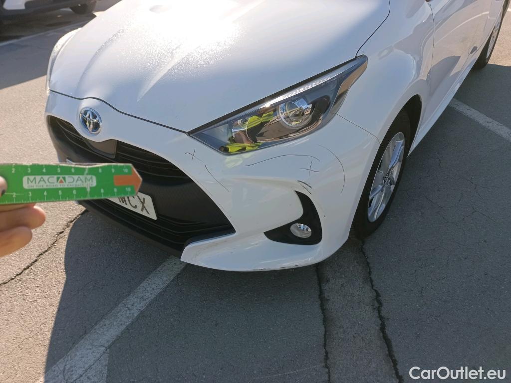  Toyota  Yaris TOYOTA  / 2020 / 5P / berlina con portón 1.5 120H Business Plus #7