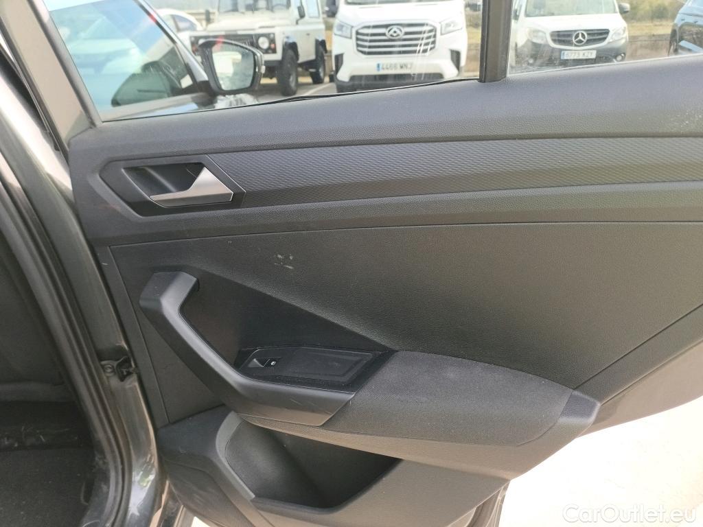  Volkswagen  T-ROC VOLKSWAGEN  / 2017 / 5P / todoterreno Advance 2.0 TDI 110kW (150CV) DSG (AC2) #13