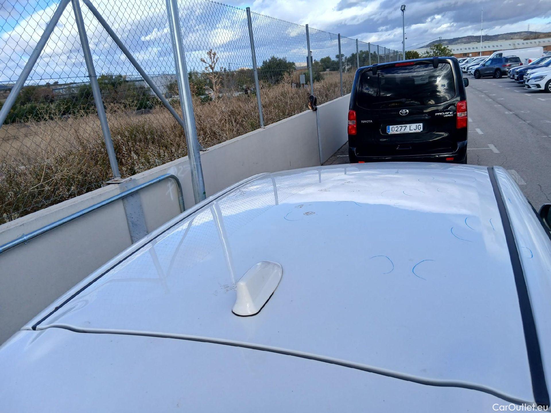  Toyota  Corolla TOYOTA  / 2019 / 5P / berlina con portón 1.8 125H BUSINESS PLUS E-CVT #32