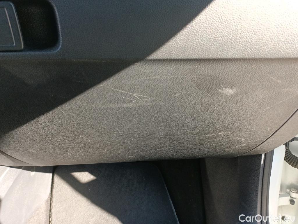  Volkswagen  T-ROC VOLKSWAGEN  / 2017 / 5P / todoterreno Advance 2.0 TDI 85kW (115CV) #8