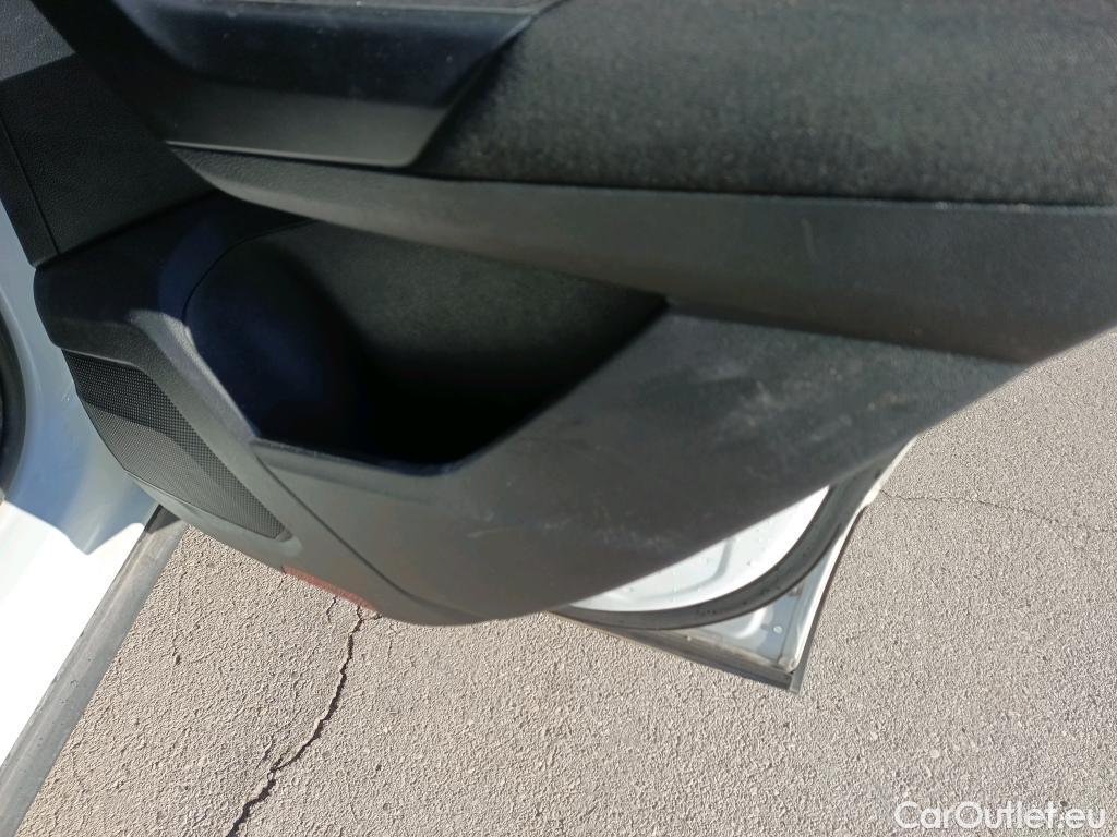  Volkswagen  T-ROC VOLKSWAGEN  / 2017 / 5P / todoterreno Advance 2.0 TDI 85kW (115CV) #6