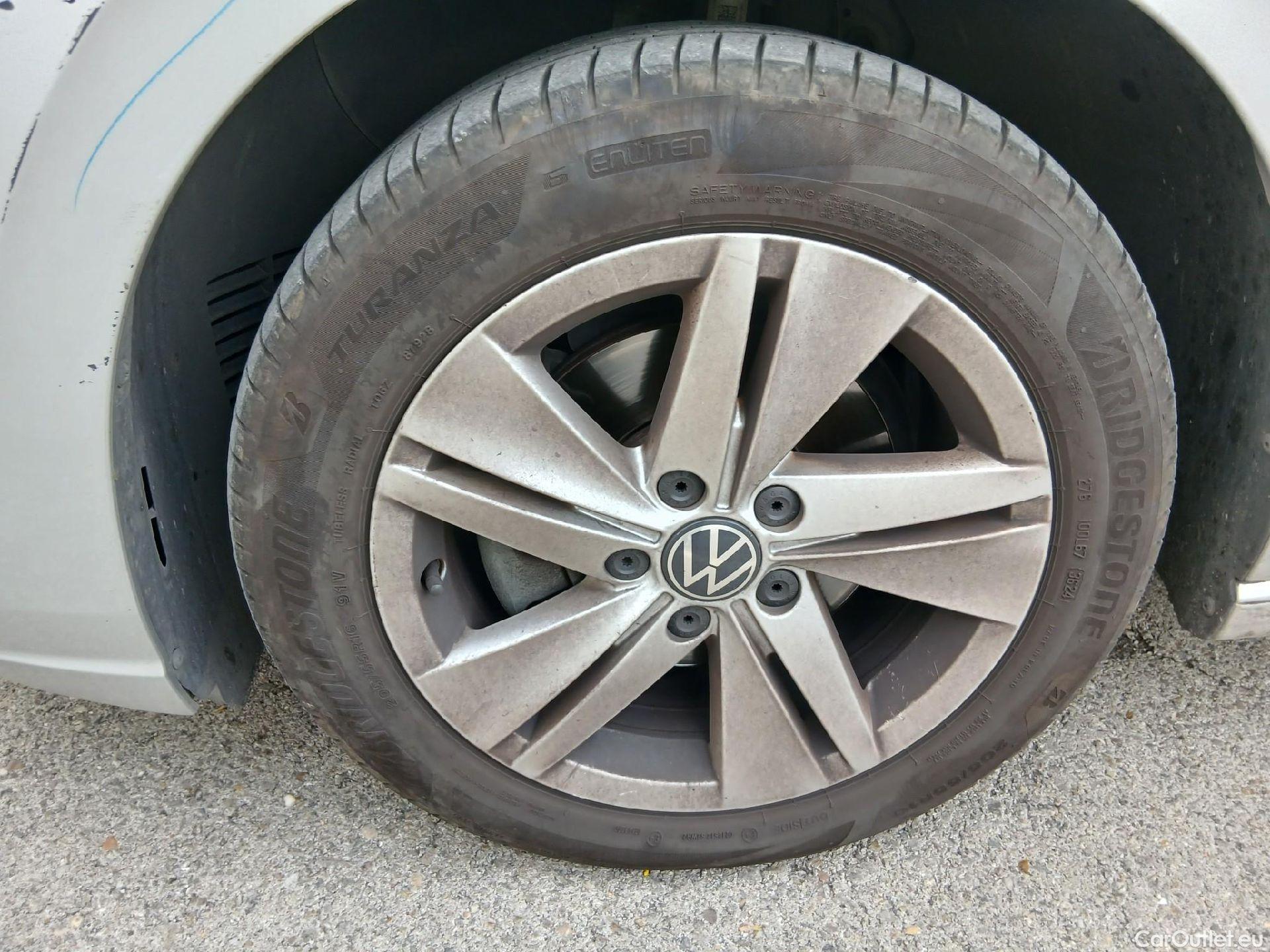  Volkswagen  Golf  VOLKSWAGEN / 2020 / 5P / familiar Life 1.0 eTSI 81kW (110CV) DSG Variant #34