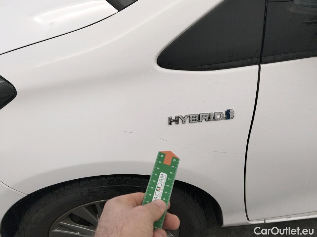  Toyota  Yaris TOYOTA  / 2017 / 5P / berlina con portón 1.5 100H Active #8