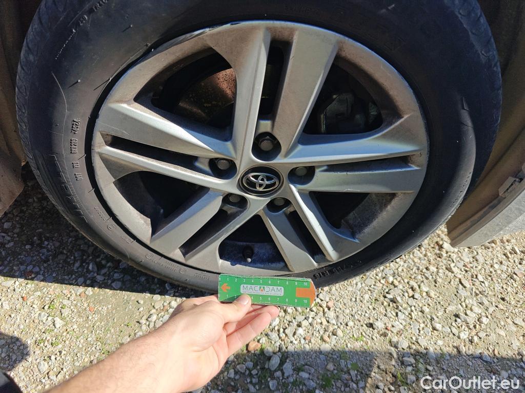  Toyota  Corolla TOYOTA  / 2019 / 5P / familiar 1.8 125H ACTIVE TECH E-CVT TOU SPORT #61