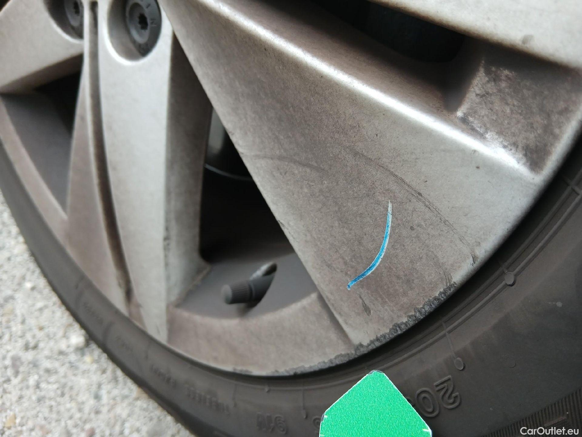  Volkswagen  Golf  VOLKSWAGEN / 2020 / 5P / familiar Life 1.0 eTSI 81kW (110CV) DSG Variant #33