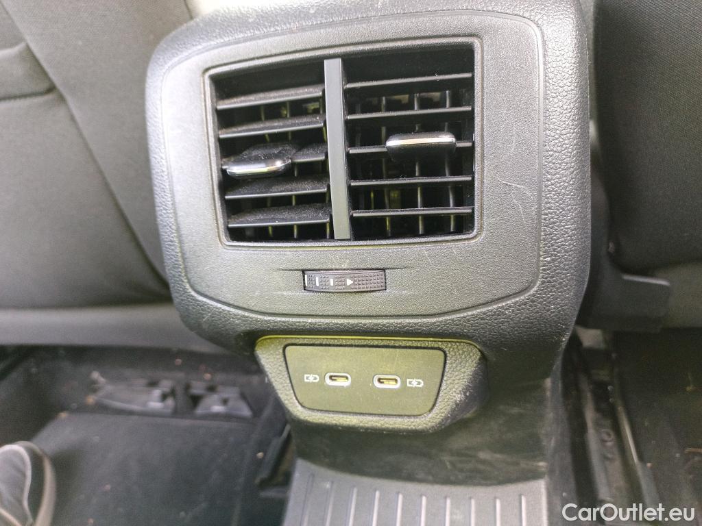  Volkswagen  T-ROC VOLKSWAGEN  / 2017 / 5P / todoterreno Advance 2.0 TDI 110kW (150CV) DSG (AC2) #6