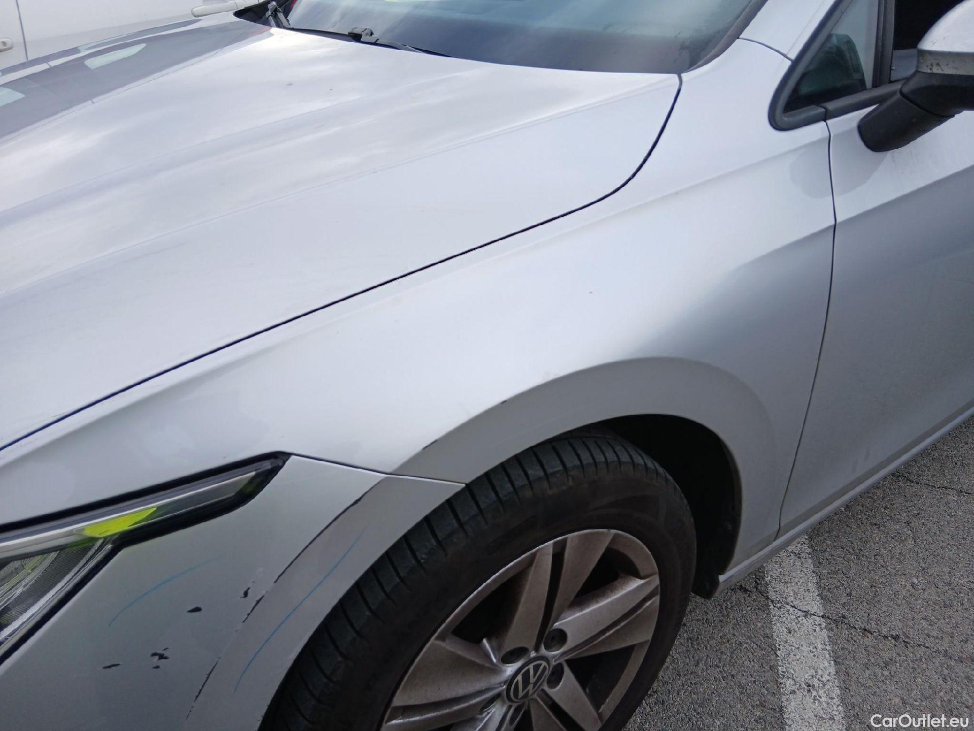  Volkswagen  Golf  VOLKSWAGEN / 2020 / 5P / familiar Life 1.0 eTSI 81kW (110CV) DSG Variant #9