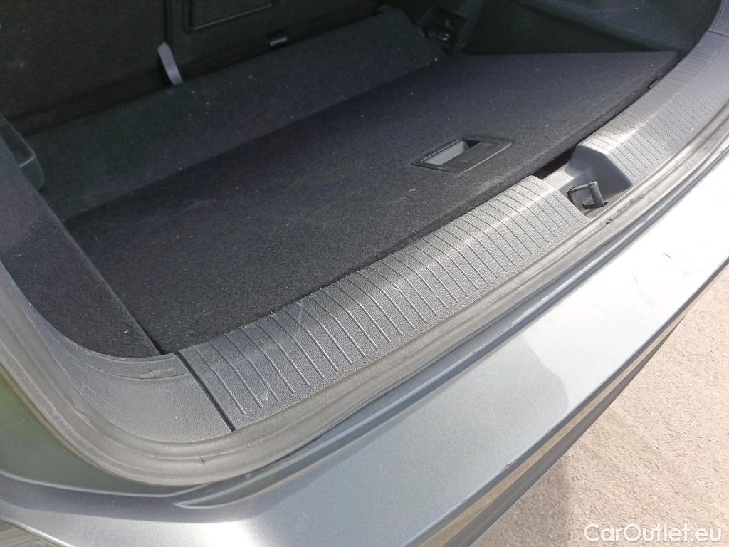  Volkswagen  T-ROC VOLKSWAGEN  / 2017 / 5P / todoterreno Advance 2.0 TDI 110kW (150CV) DSG (AC2) #15