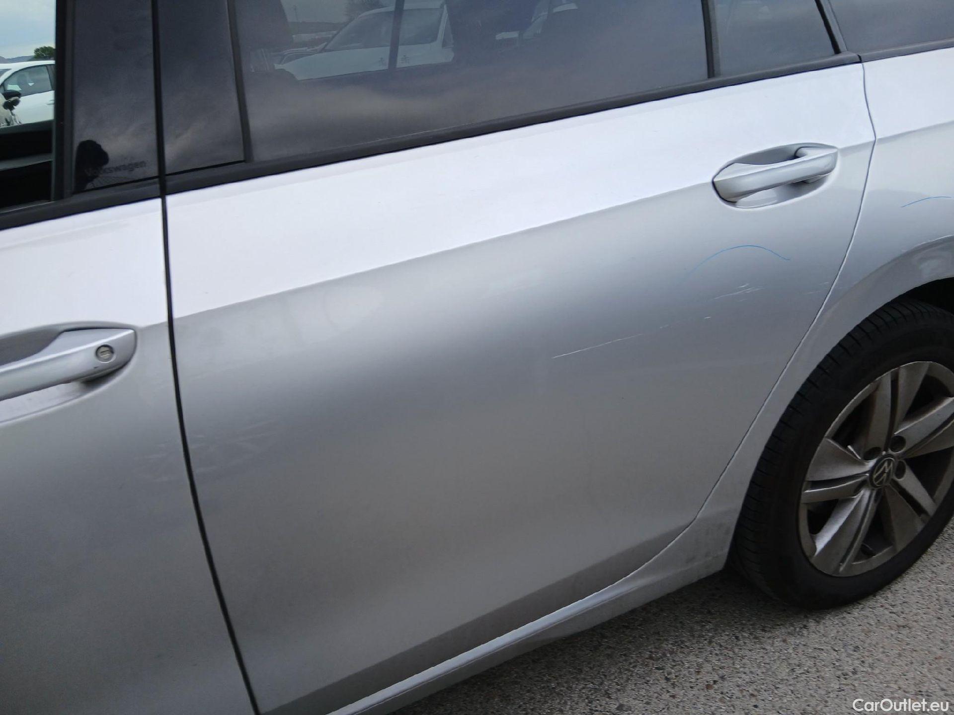  Volkswagen  Golf  VOLKSWAGEN / 2020 / 5P / familiar Life 1.0 eTSI 81kW (110CV) DSG Variant #12