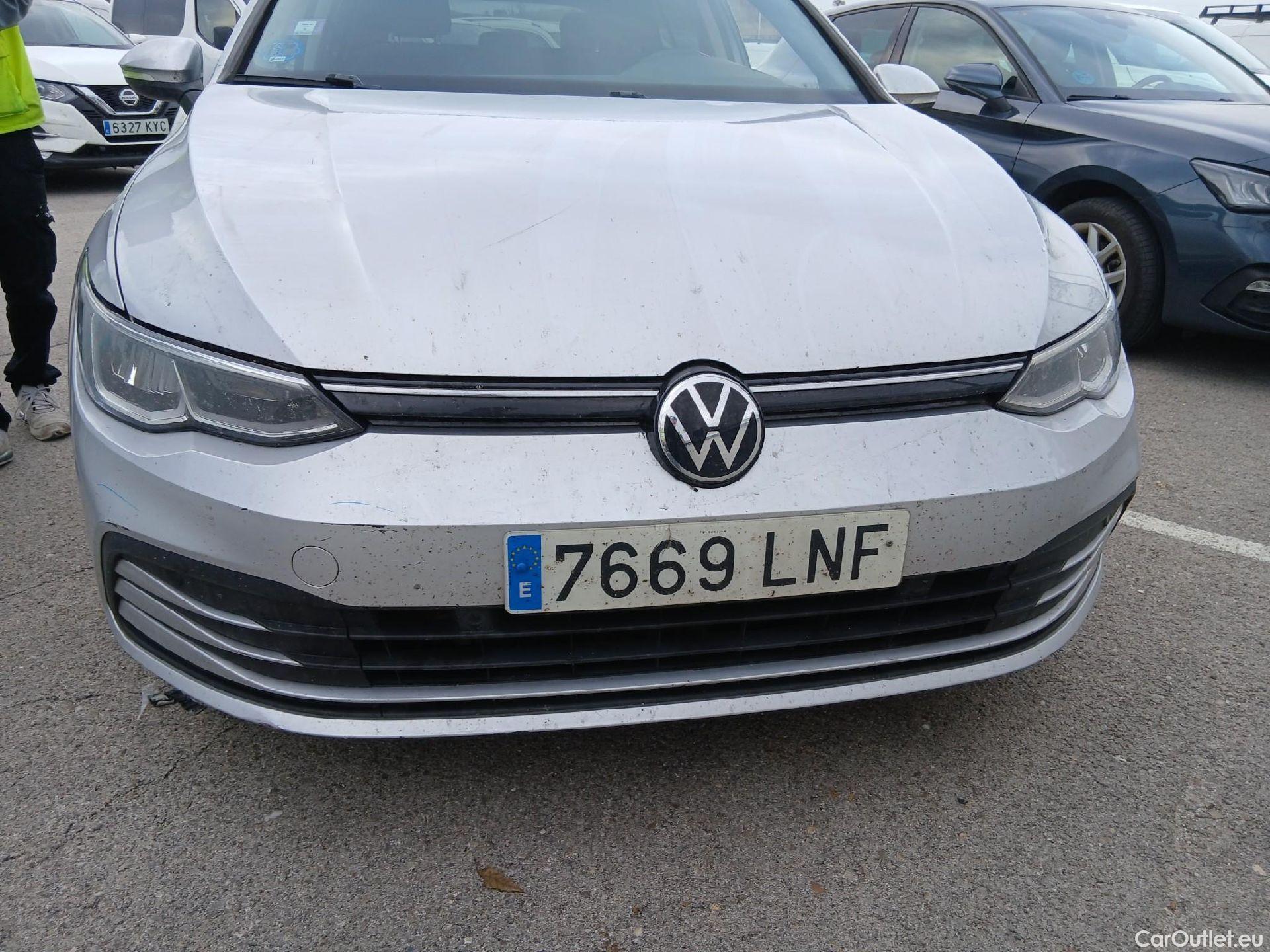  Volkswagen  Golf  VOLKSWAGEN / 2020 / 5P / familiar Life 1.0 eTSI 81kW (110CV) DSG Variant #5