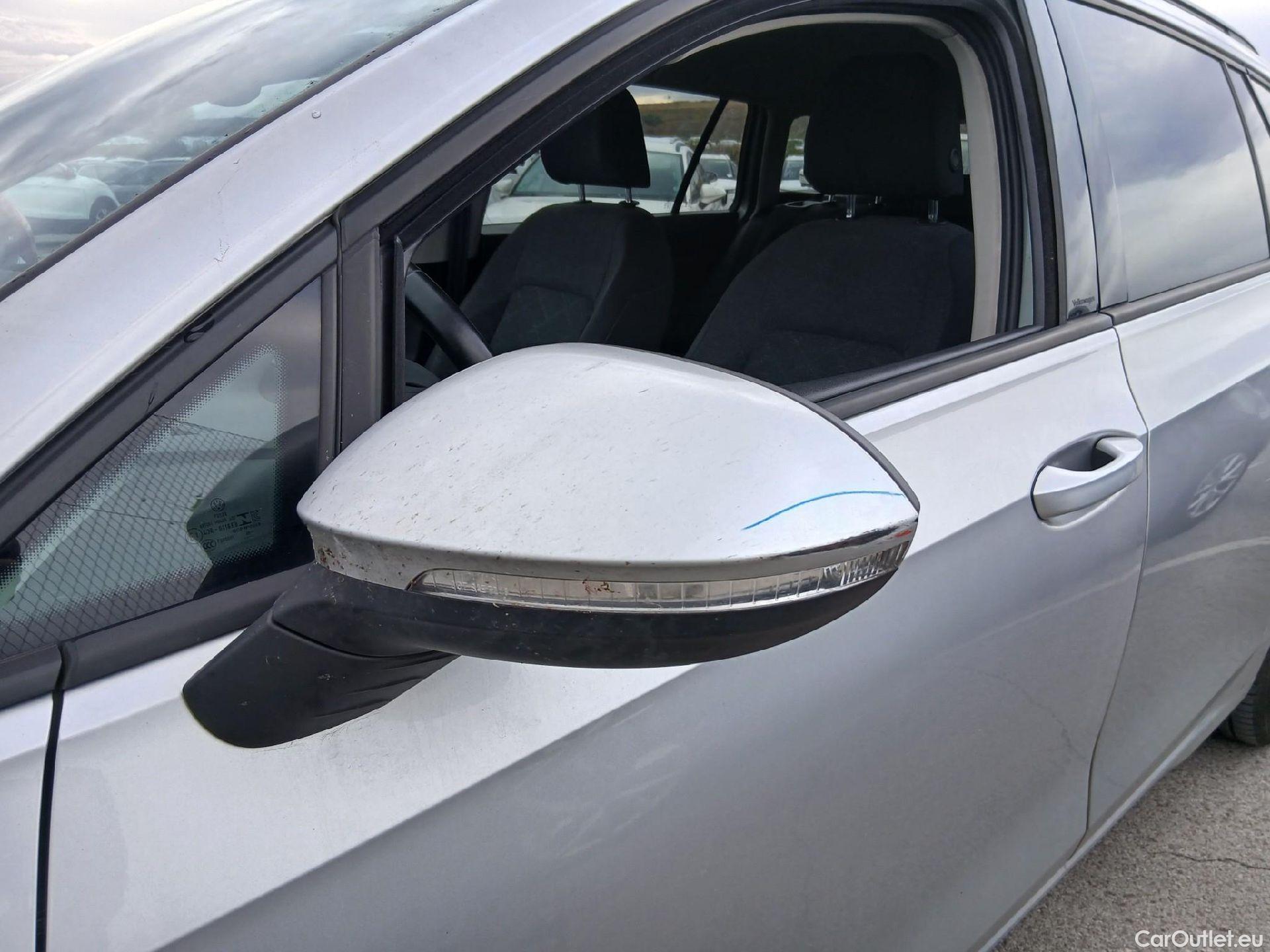  Volkswagen  Golf  VOLKSWAGEN / 2020 / 5P / familiar Life 1.0 eTSI 81kW (110CV) DSG Variant #10