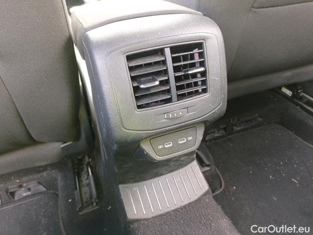  Volkswagen  T-ROC VOLKSWAGEN  / 2017 / 5P / todoterreno Advance 2.0 TDI 110kW (150CV) DSG (AC2) #5