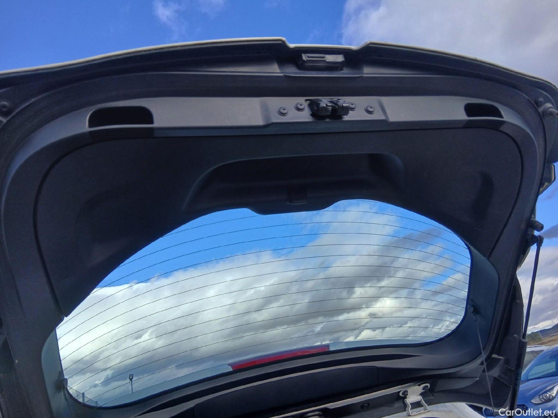  Toyota  Corolla TOYOTA  / 2019 / 5P / berlina con portón 1.8 125H BUSINESS PLUS E-CVT #46