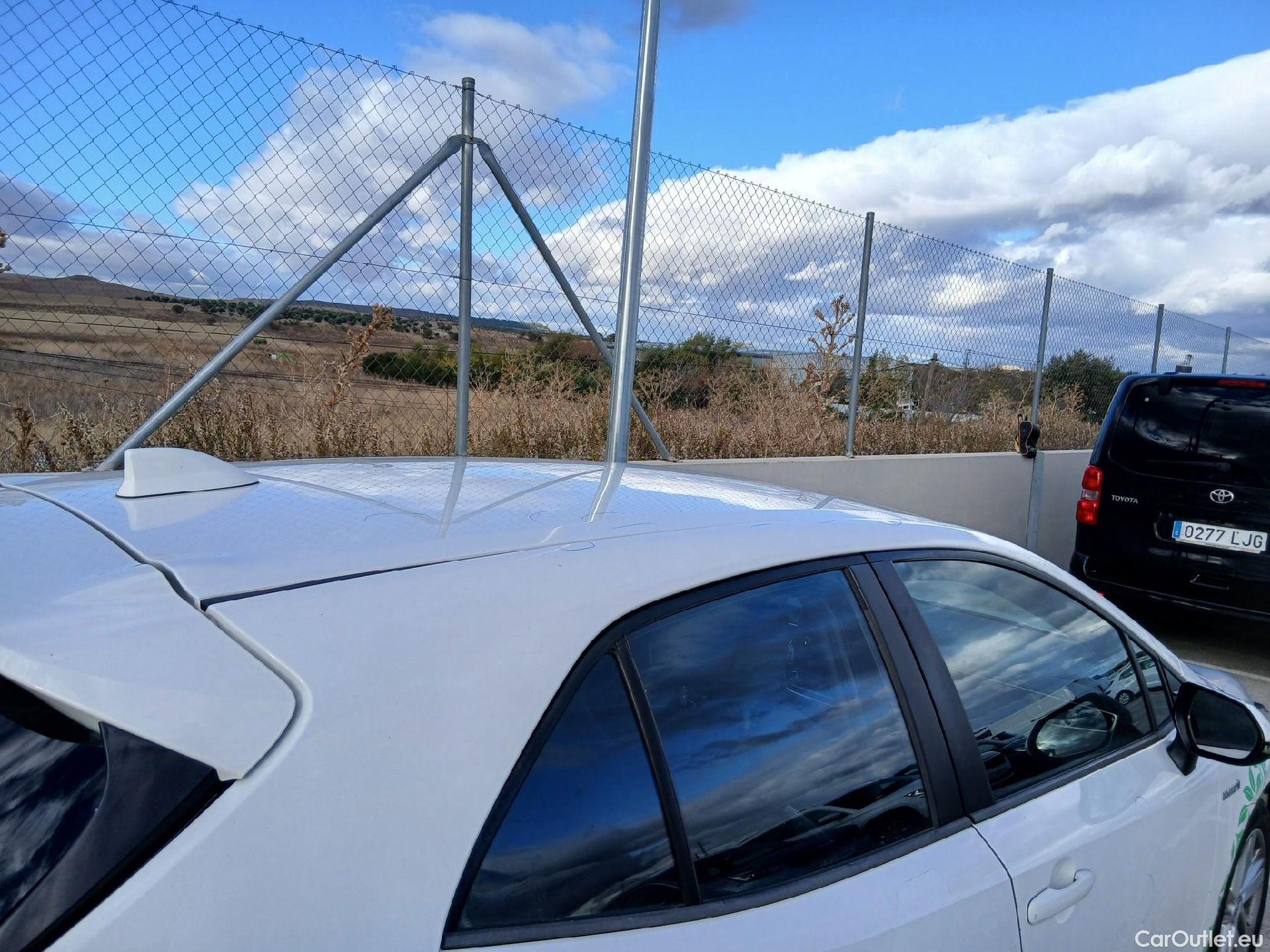  Toyota  Corolla TOYOTA  / 2019 / 5P / berlina con portón 1.8 125H BUSINESS PLUS E-CVT #34