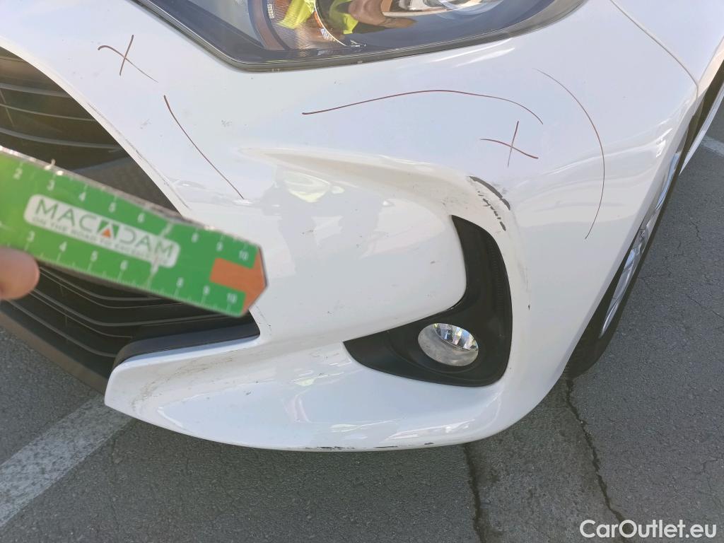  Toyota  Yaris TOYOTA  / 2020 / 5P / berlina con portón 1.5 120H Business Plus #8