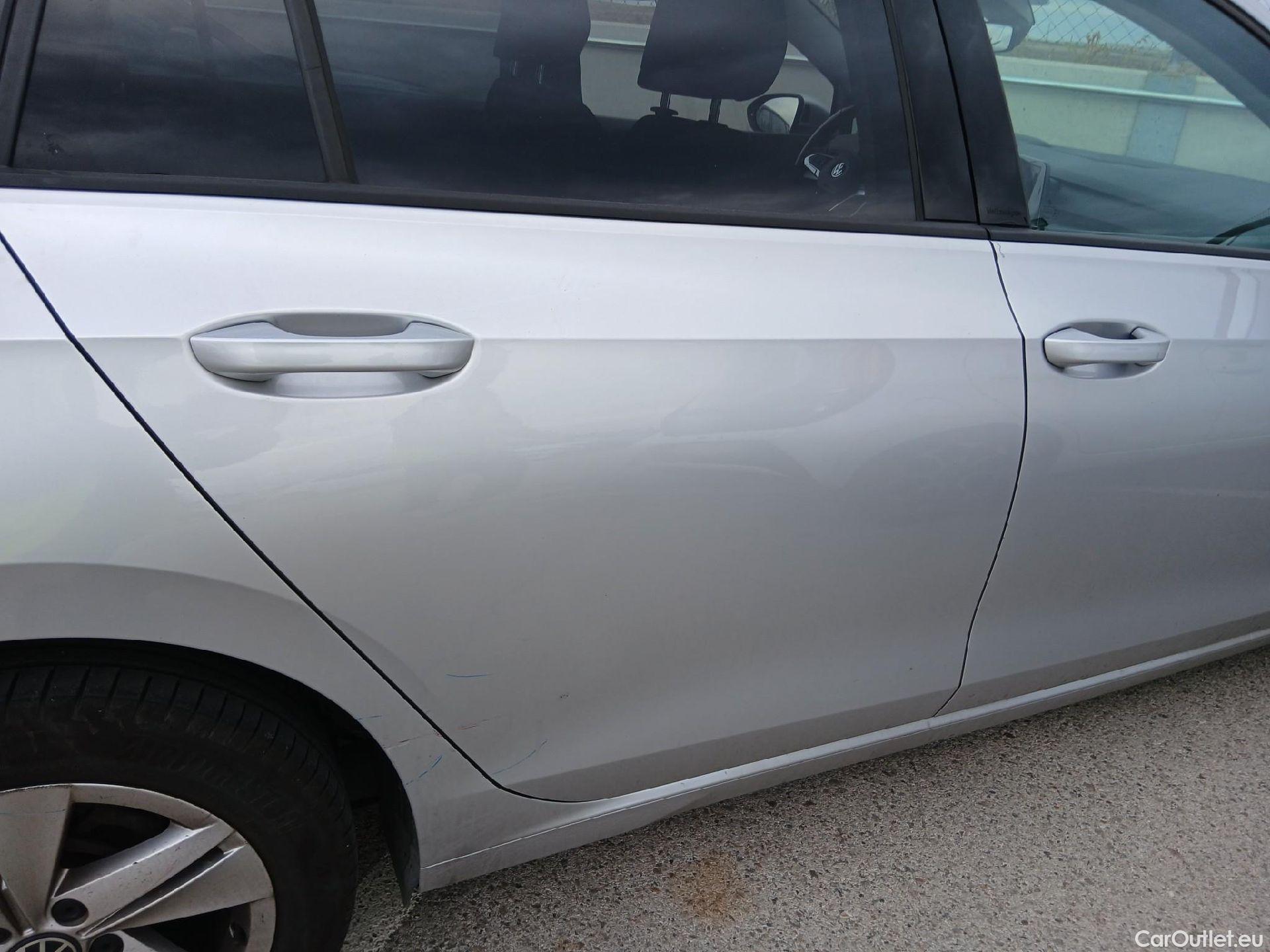  Volkswagen  Golf  VOLKSWAGEN / 2020 / 5P / familiar Life 1.0 eTSI 81kW (110CV) DSG Variant #24