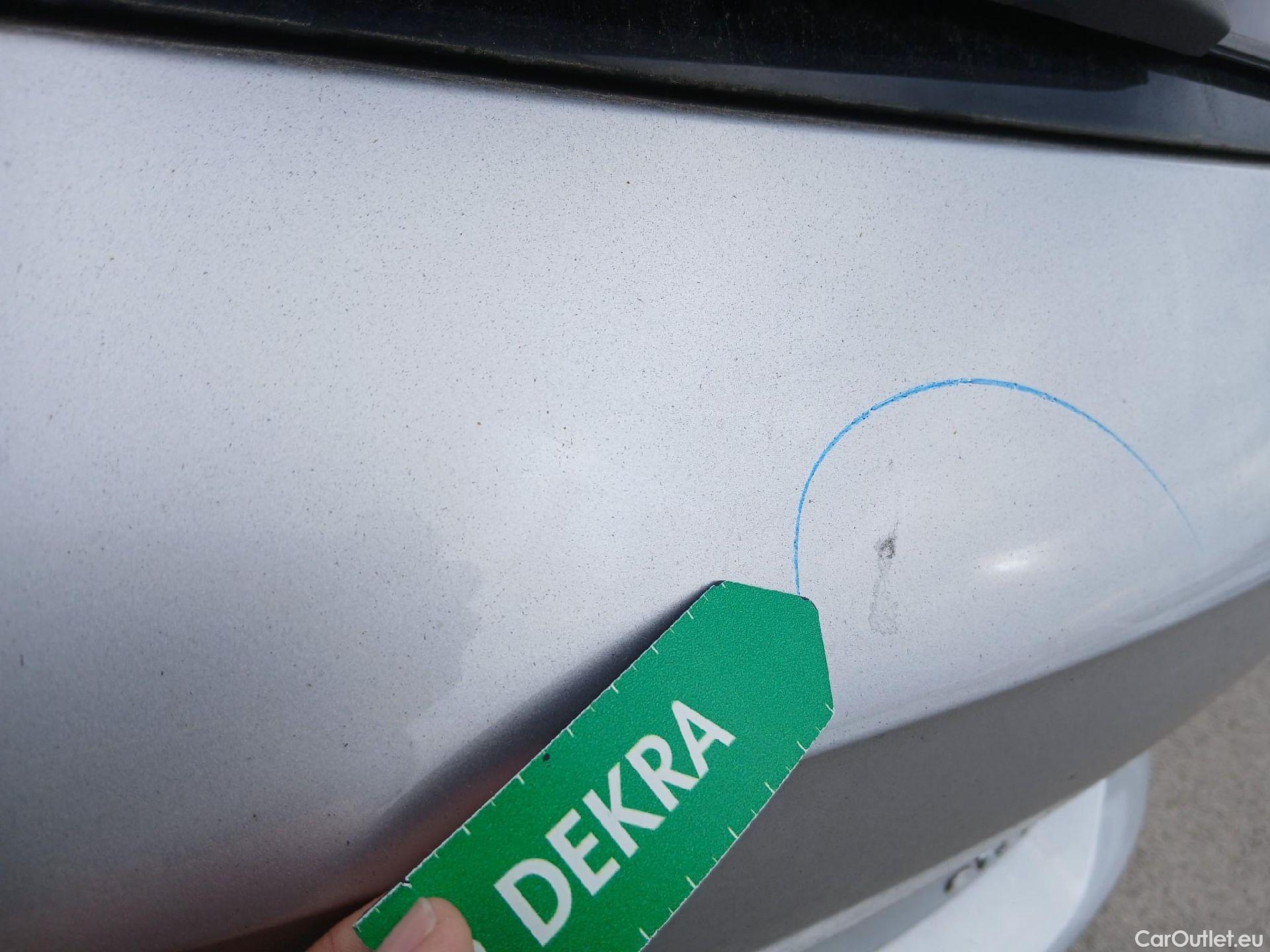  Volkswagen  Golf  VOLKSWAGEN / 2020 / 5P / familiar Life 1.0 eTSI 81kW (110CV) DSG Variant #19