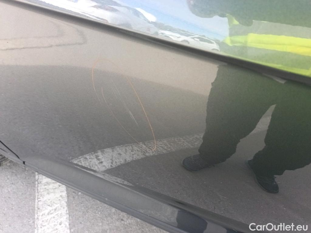  Volkswagen  T-ROC VOLKSWAGEN  / 2017 / 5P / todoterreno Advance 2.0 TDI 110kW (150CV) DSG (AC2) #8