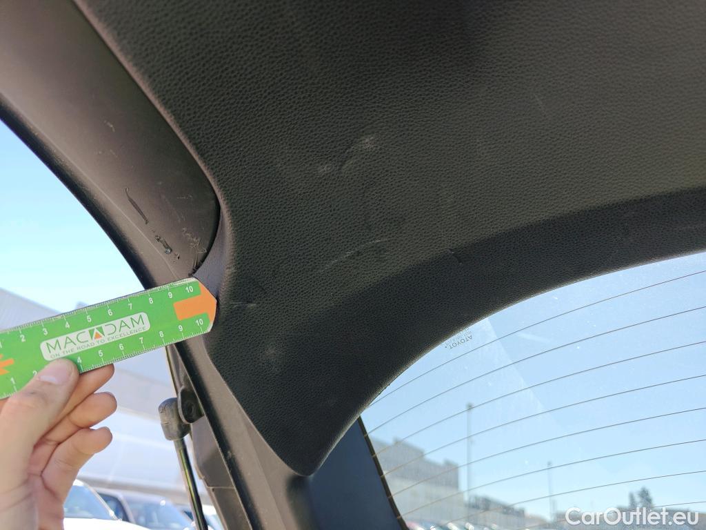  Toyota  Corolla TOYOTA  / 2019 / 5P / familiar 1.8 125H ACTIVE TECH E-CVT TOU SPORT #72