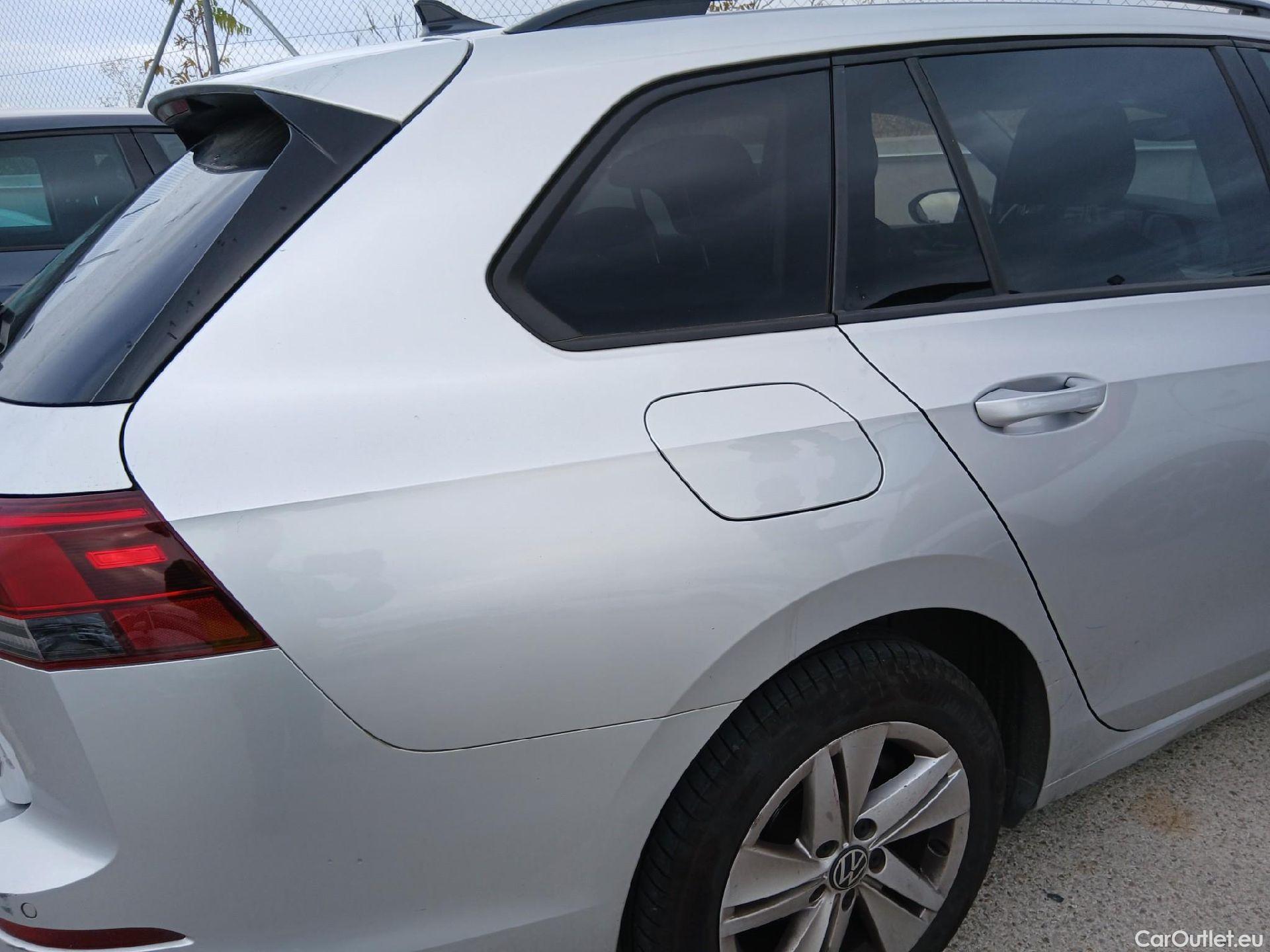  Volkswagen  Golf  VOLKSWAGEN / 2020 / 5P / familiar Life 1.0 eTSI 81kW (110CV) DSG Variant #22