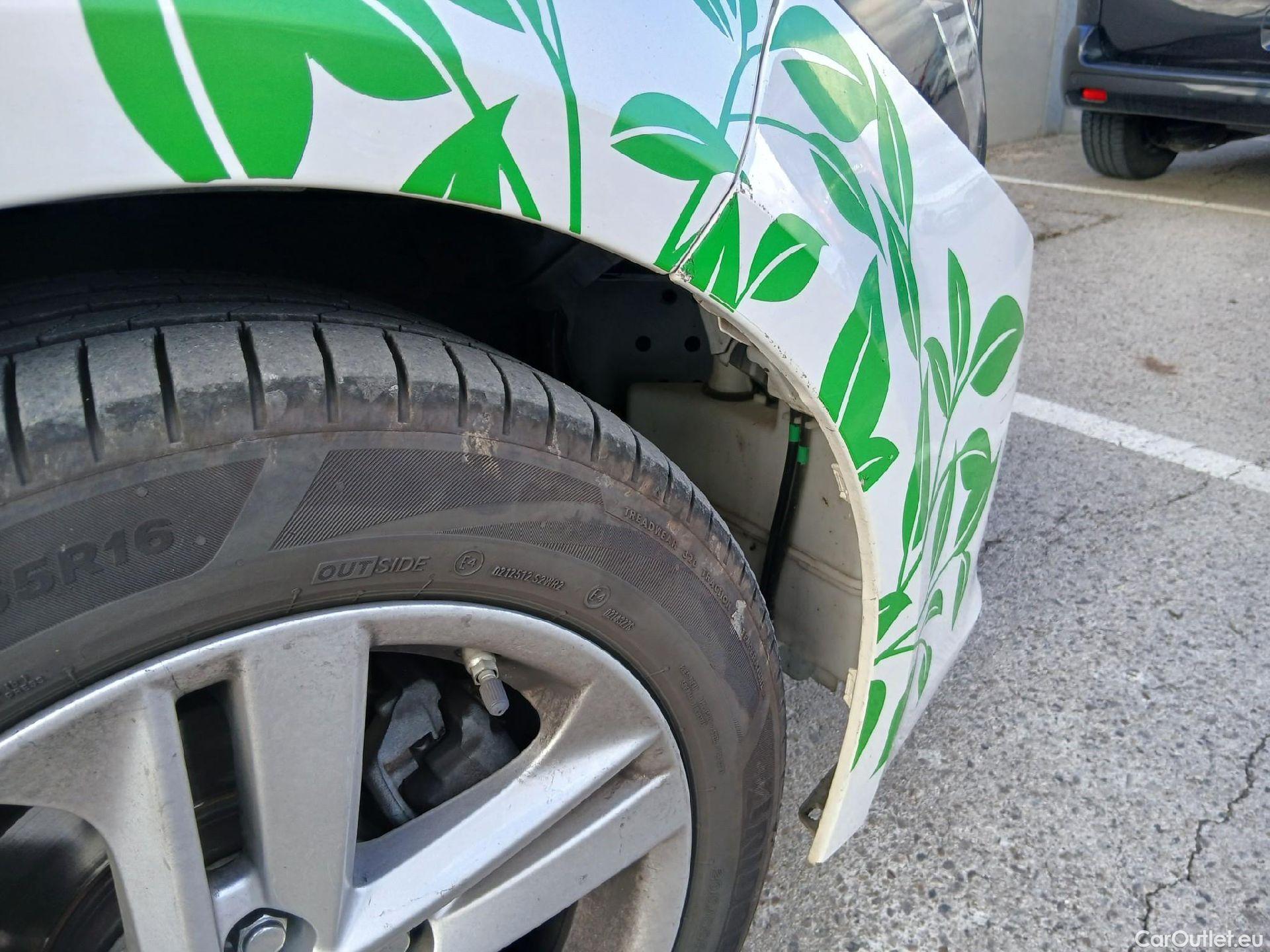  Toyota  Corolla TOYOTA  / 2019 / 5P / berlina con portón 1.8 125H BUSINESS PLUS E-CVT #44