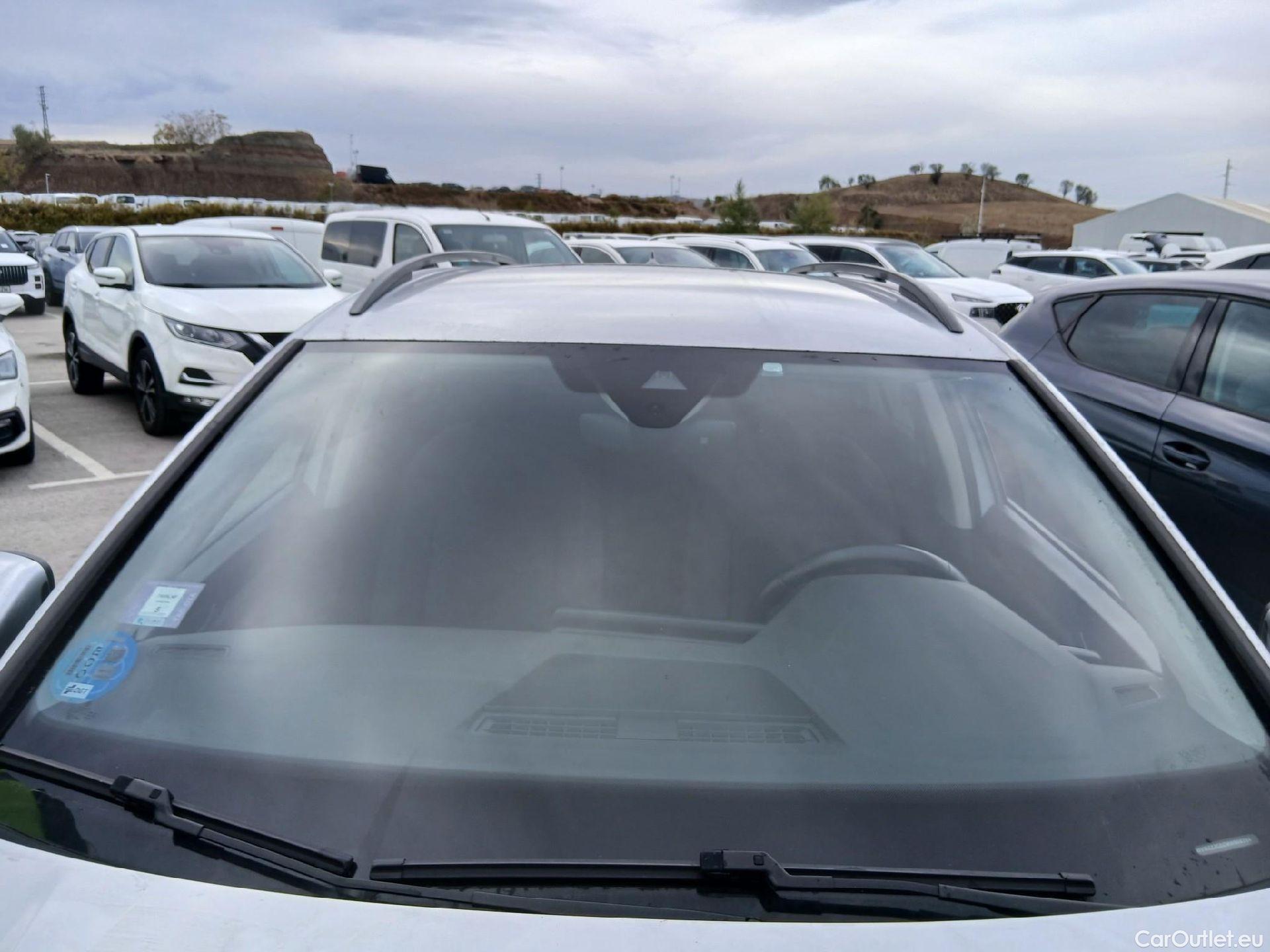  Volkswagen  Golf  VOLKSWAGEN / 2020 / 5P / familiar Life 1.0 eTSI 81kW (110CV) DSG Variant #2