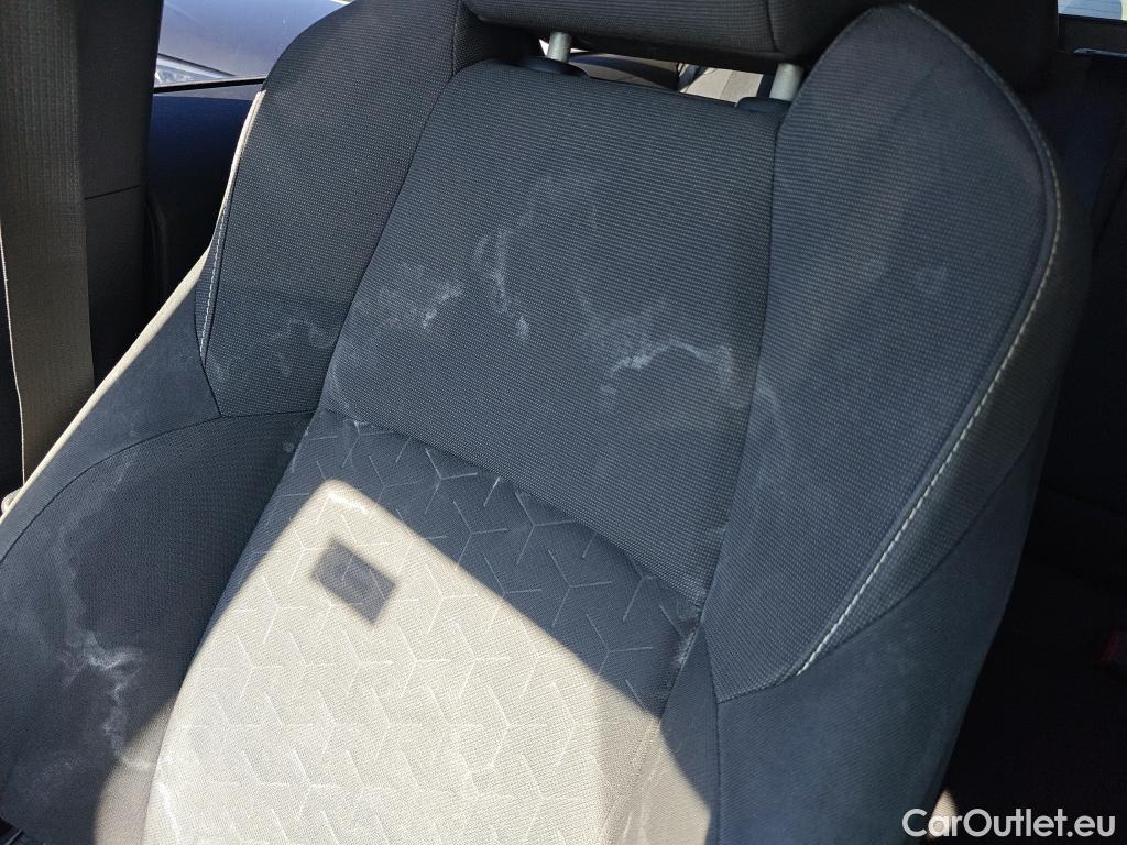  Toyota  Corolla TOYOTA  / 2019 / 5P / familiar 1.8 125H ACTIVE TECH E-CVT TOU SPORT #55