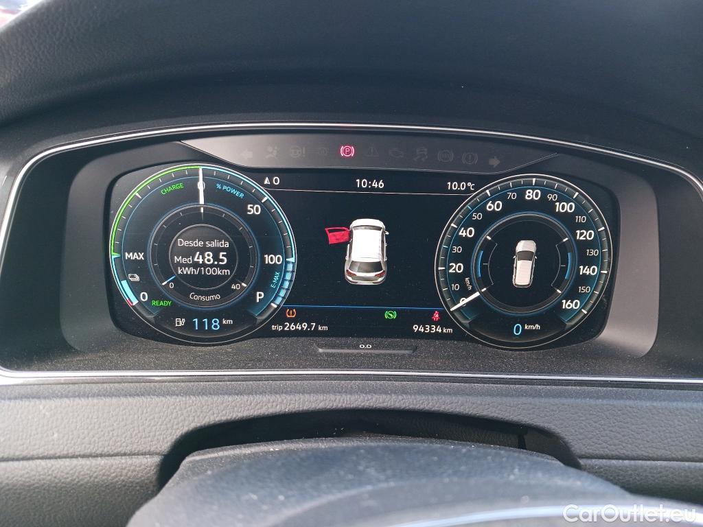  Volkswagen  Golf  VOLKSWAGEN / 2016 / 5P / berlina con portón e-ePower 110 kW (136CV) #12