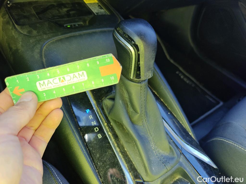  Toyota  Corolla TOYOTA  / 2019 / 5P / familiar 1.8 125H ACTIVE TECH E-CVT TOU SPORT #75