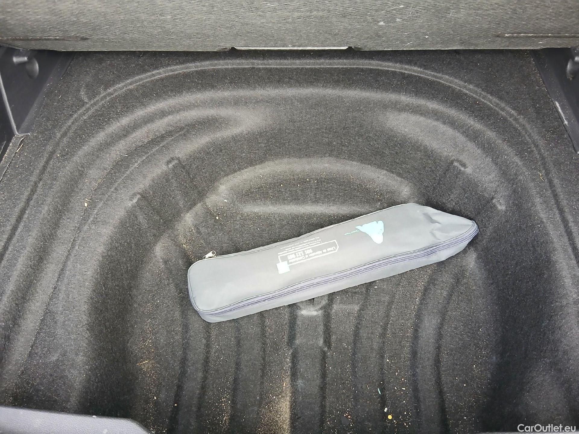  Volkswagen  Golf  VOLKSWAGEN / 2020 / 5P / familiar Life 1.0 eTSI 81kW (110CV) DSG Variant #1