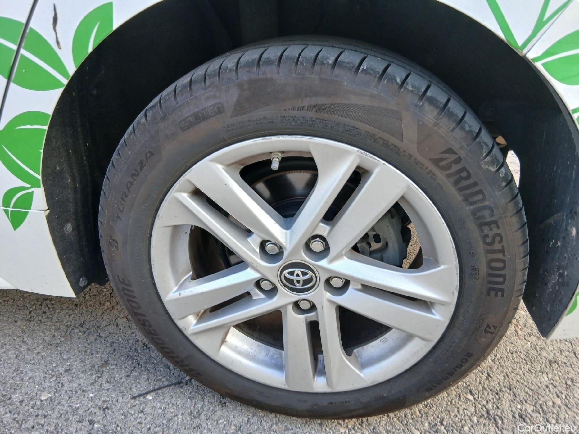  Toyota  Corolla TOYOTA  / 2019 / 5P / berlina con portón 1.8 125H BUSINESS PLUS E-CVT #51