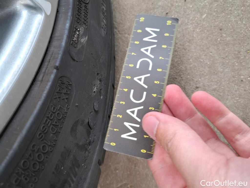  Mercedes  G-Klasee MERCEDES-BENZ GLC Coupe / 2019 / 5P / Coupé GLC 300 AMG Line 4Matic #9